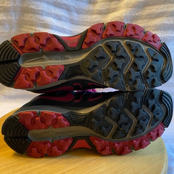 Nike Air Shoes Women’s Size 9.5 Nike Trail Alvord 10 Lace Up Sneakers Pink - Picture 6 of 10